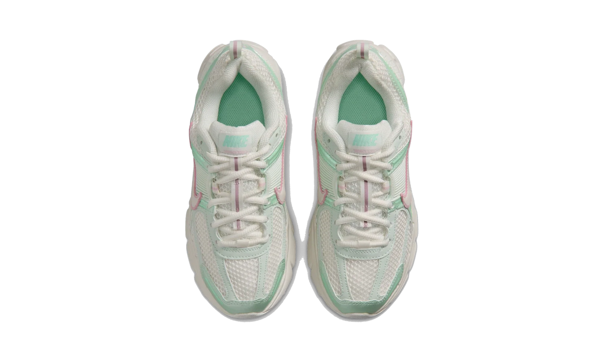 Nike Vomero 5 Shoes with Reflective Design Accents Sail/Sail/Pink Foam/Arctic Green