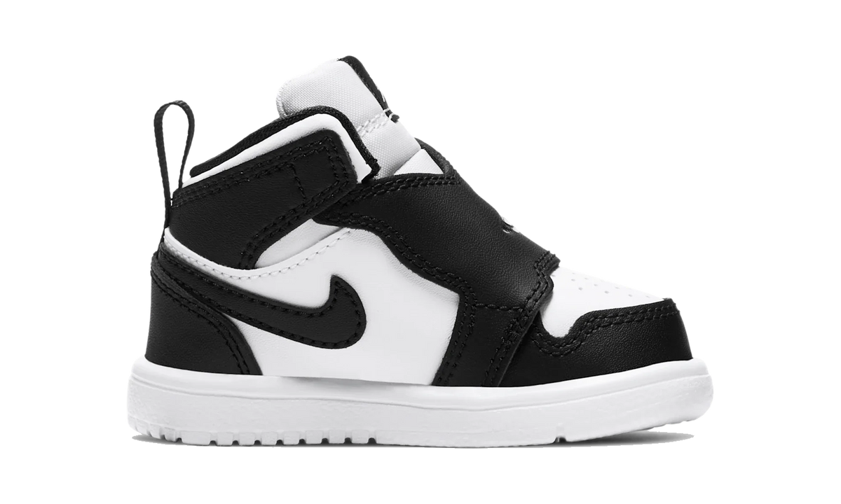 Sky Air Jordan 1 Baby and Toddler Shoe Black/White/Black