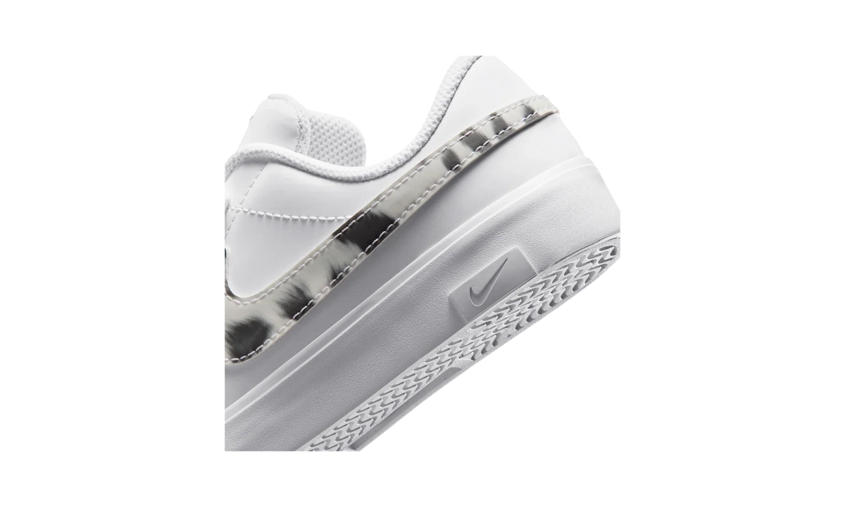 Nike Tennis Essential White/Black
