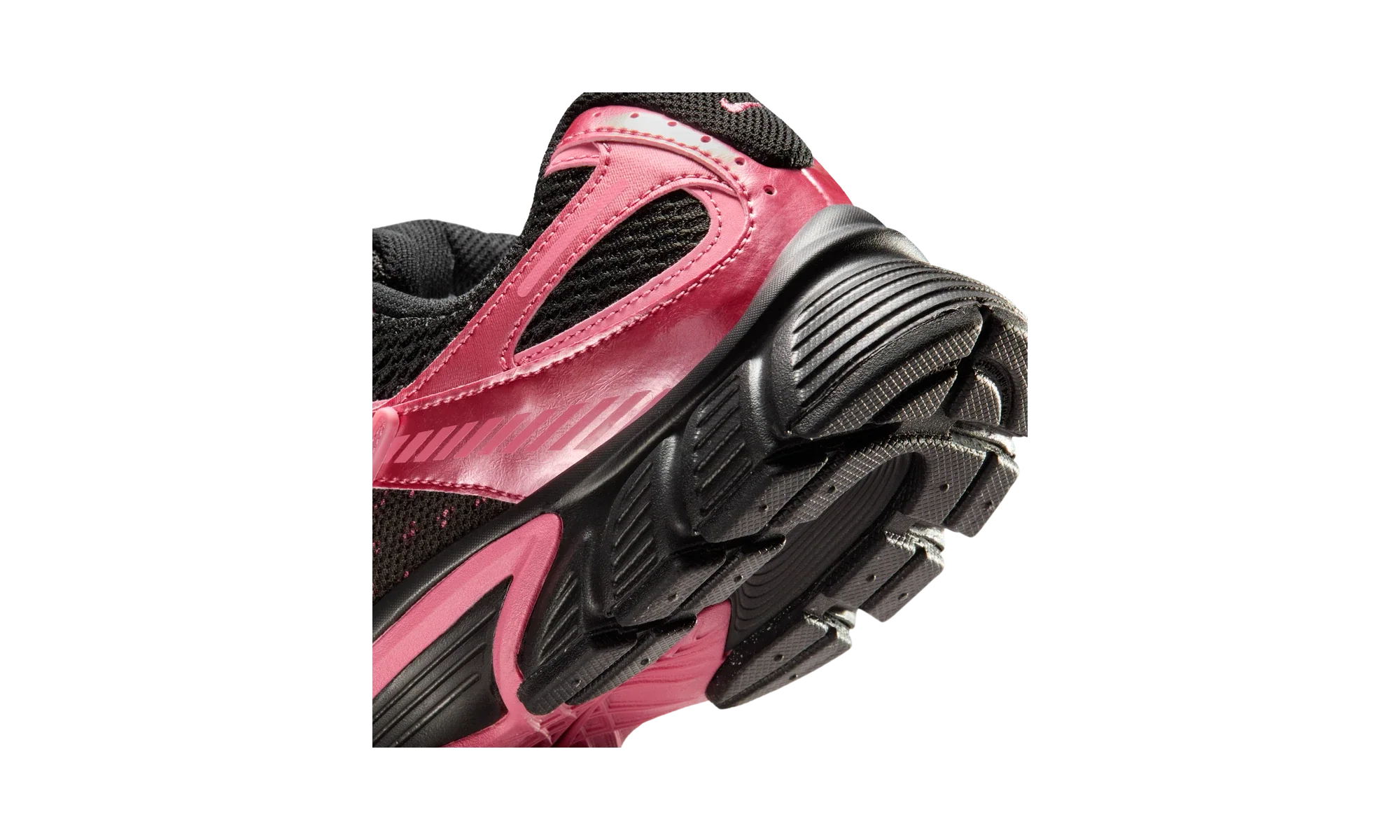 Nike V5 RNR shoes with reflective accents Black/Peony/Black