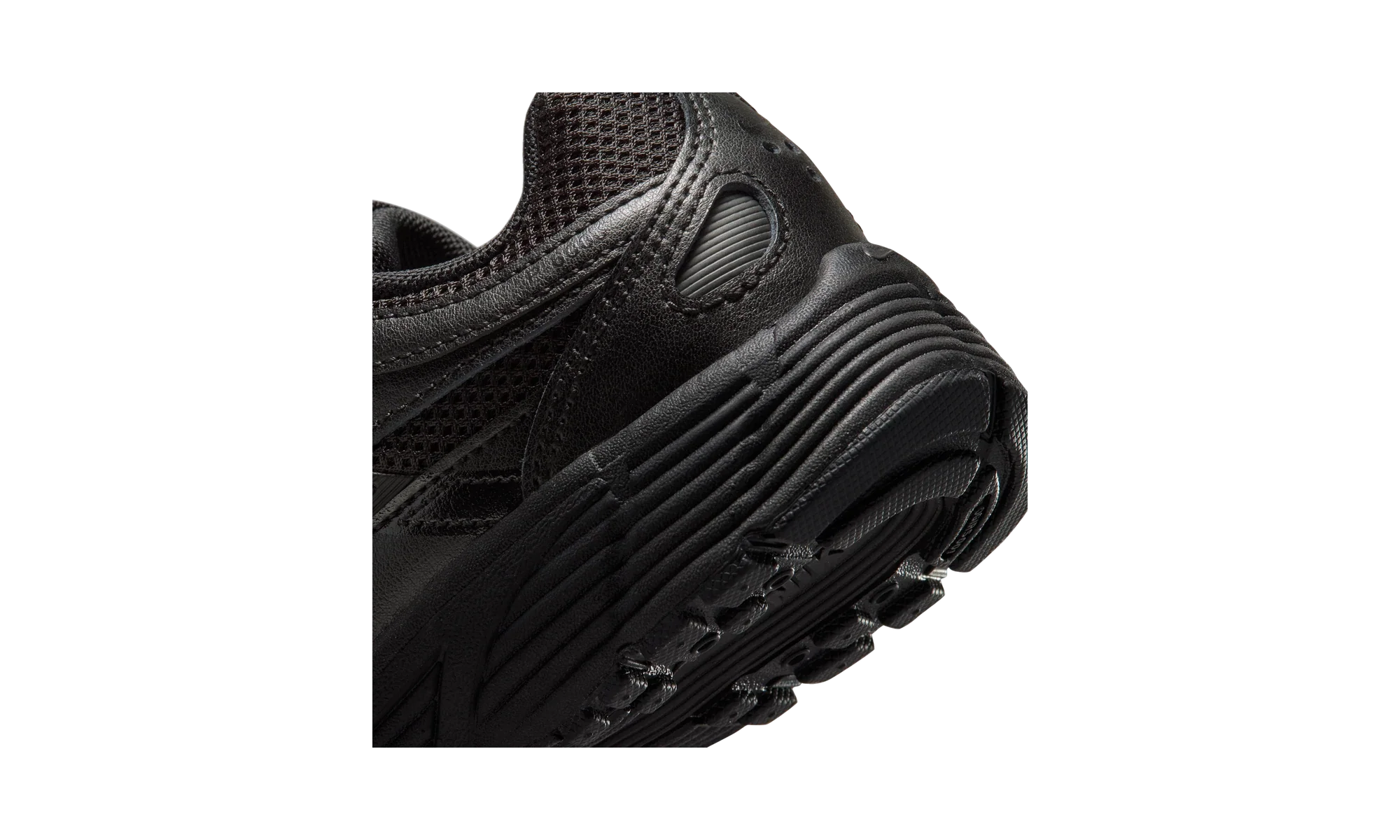 Nike P-6000 Black/Black