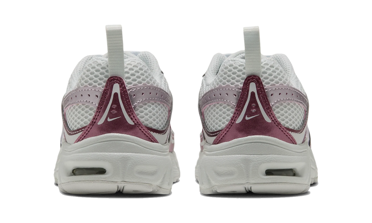 Nike Air Max Moto 2K Off-White/Metallic Silver/Mystic Dates/Bleached Lilac