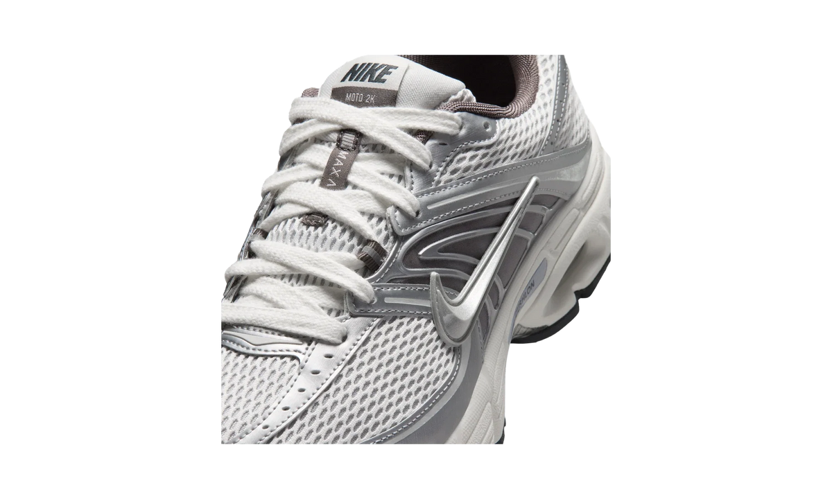 Nike Air Max Moto 2K Platinum Tint/Sail/Anthracite/Metallic Silver