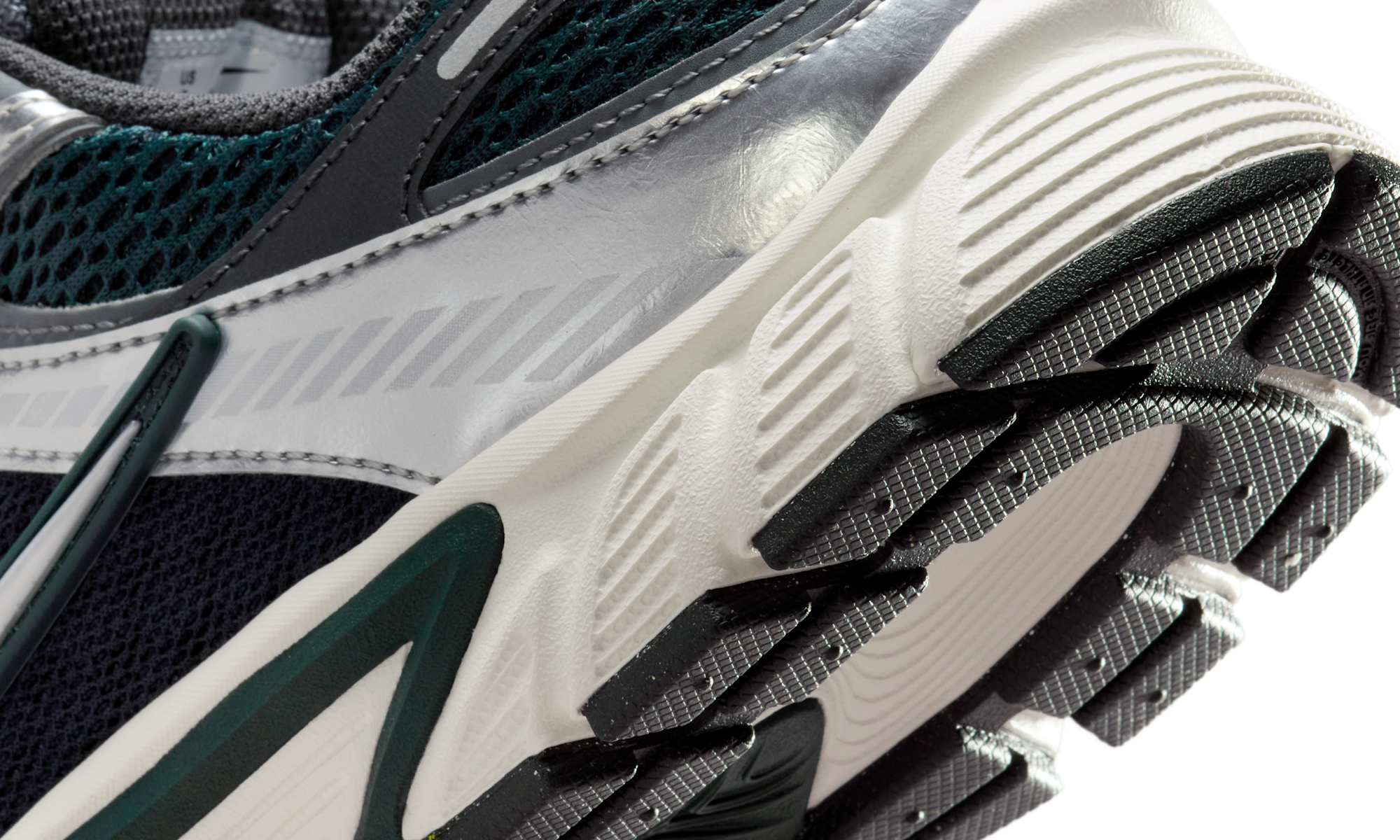 Nike V5 RNR shoes with reflective accents Seaweed/Anthracite/Smoke Grey/Metallic Silver