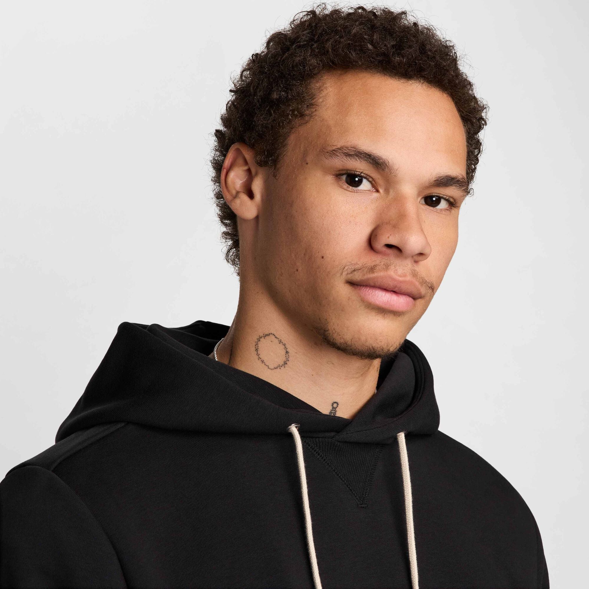 Nike Standard Issue Dri-FIT Pullover Basketball Hoodie Black/Pale Ivory