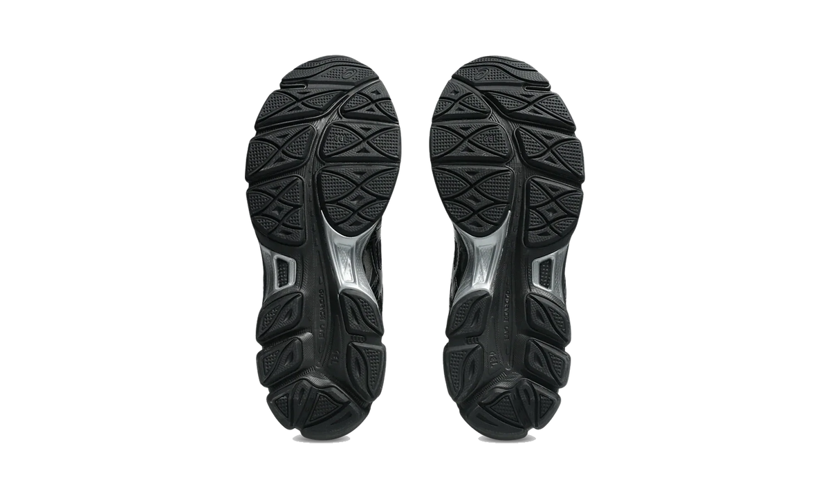 ASICS Gel Cumulus 16 Griff Black White