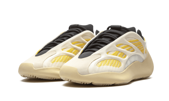 Adidas Yeezy 700 V3 Safflower - Sneak