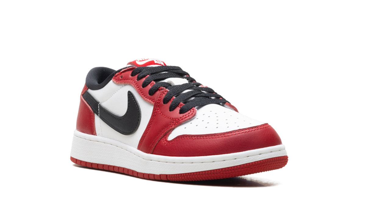 Air Jordan 1 Retro Low OG Chicago (2025)