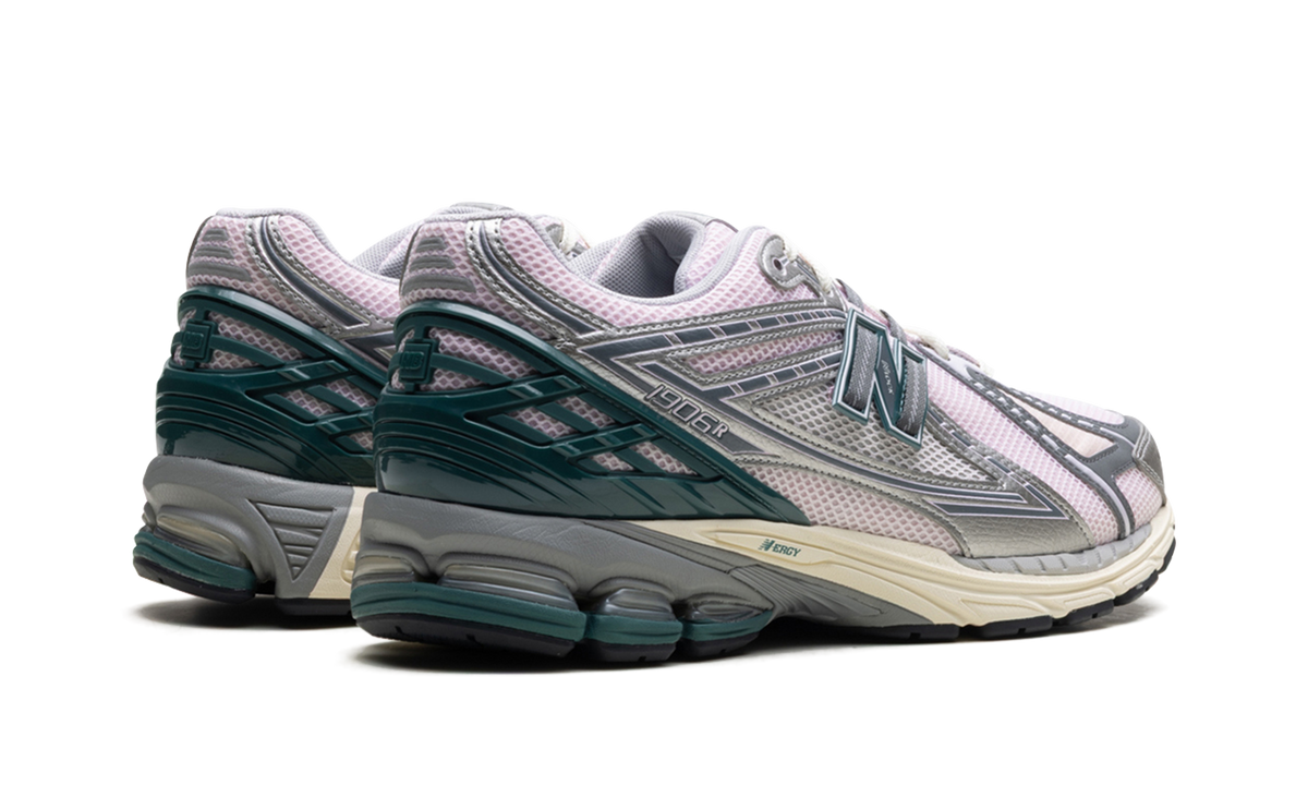 New Balance 1906R Granite Metallic Pink
