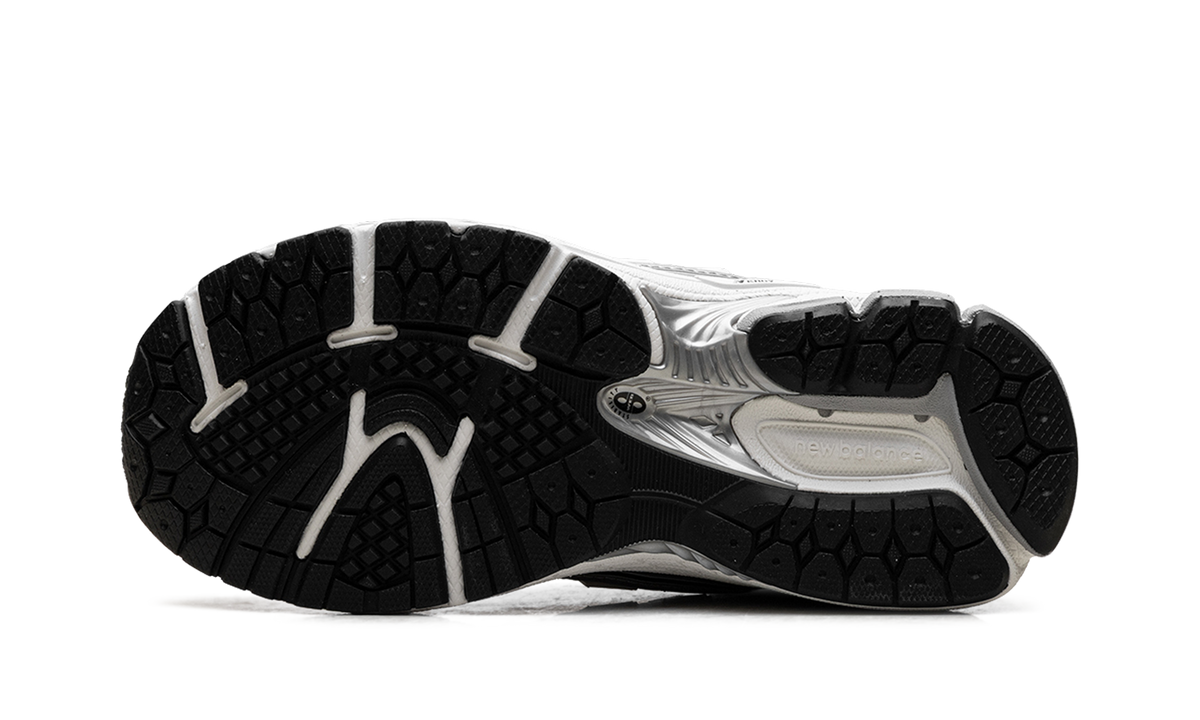 New Balance 1906R White Silver Metallic Black (PS)