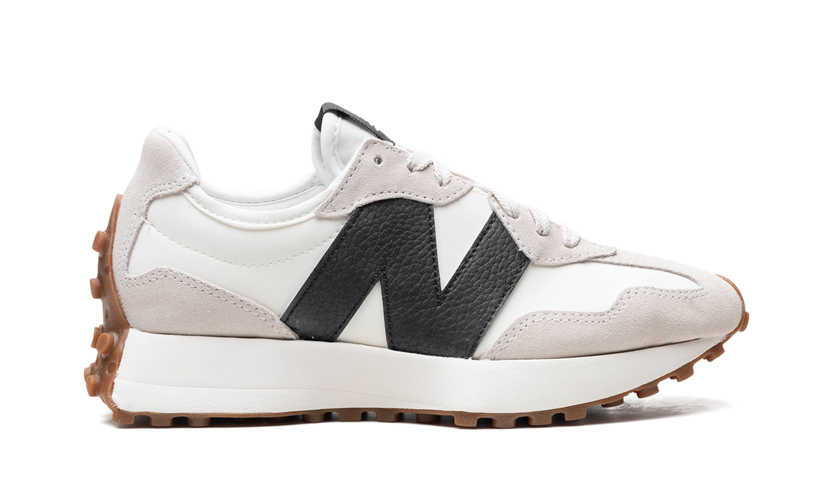 New Balance 327 Moonbeam Black Gum