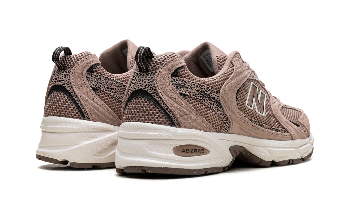 New Balance 530 Flat Taupe Black Cement