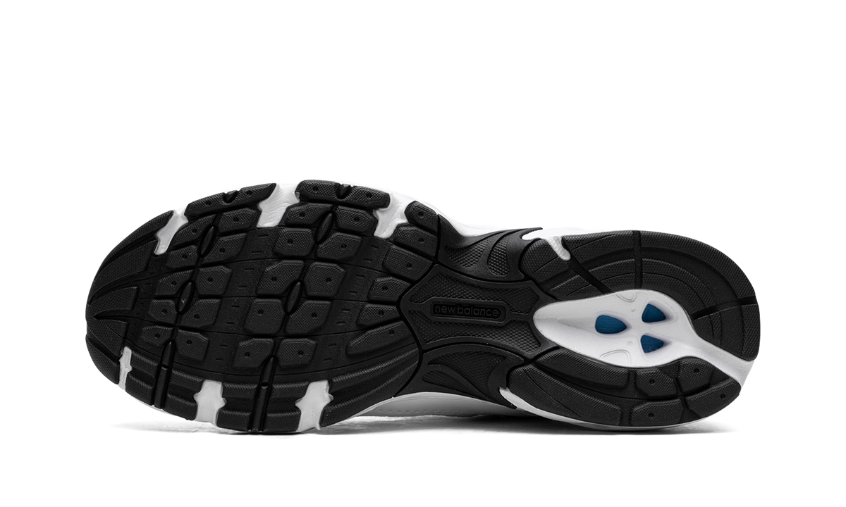 New Balance 530 White Black Details