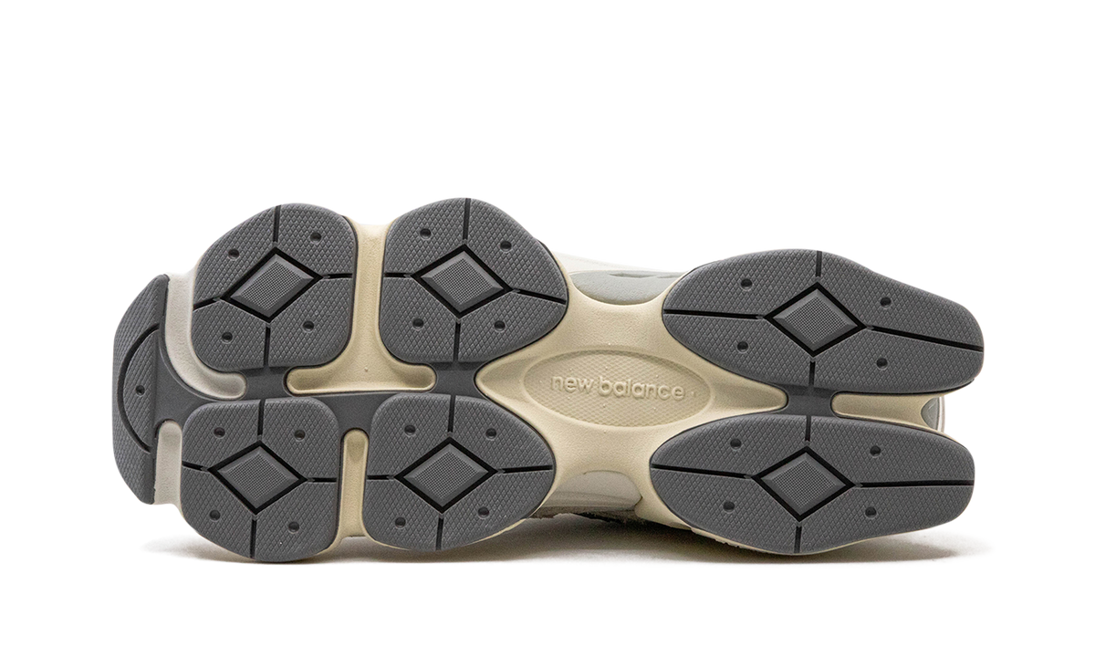 New Balance 9060 Moonbeam Sea Salt