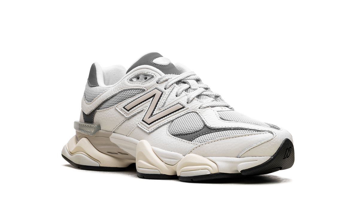 New Balance 9060 Sea Salt Castlerock