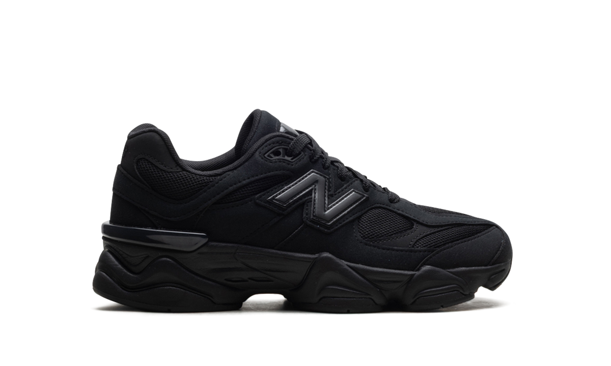 New Balance 9060 Triple Black