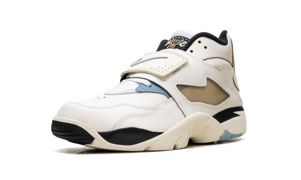 Nike Air Diamond Turf Must Be the Money