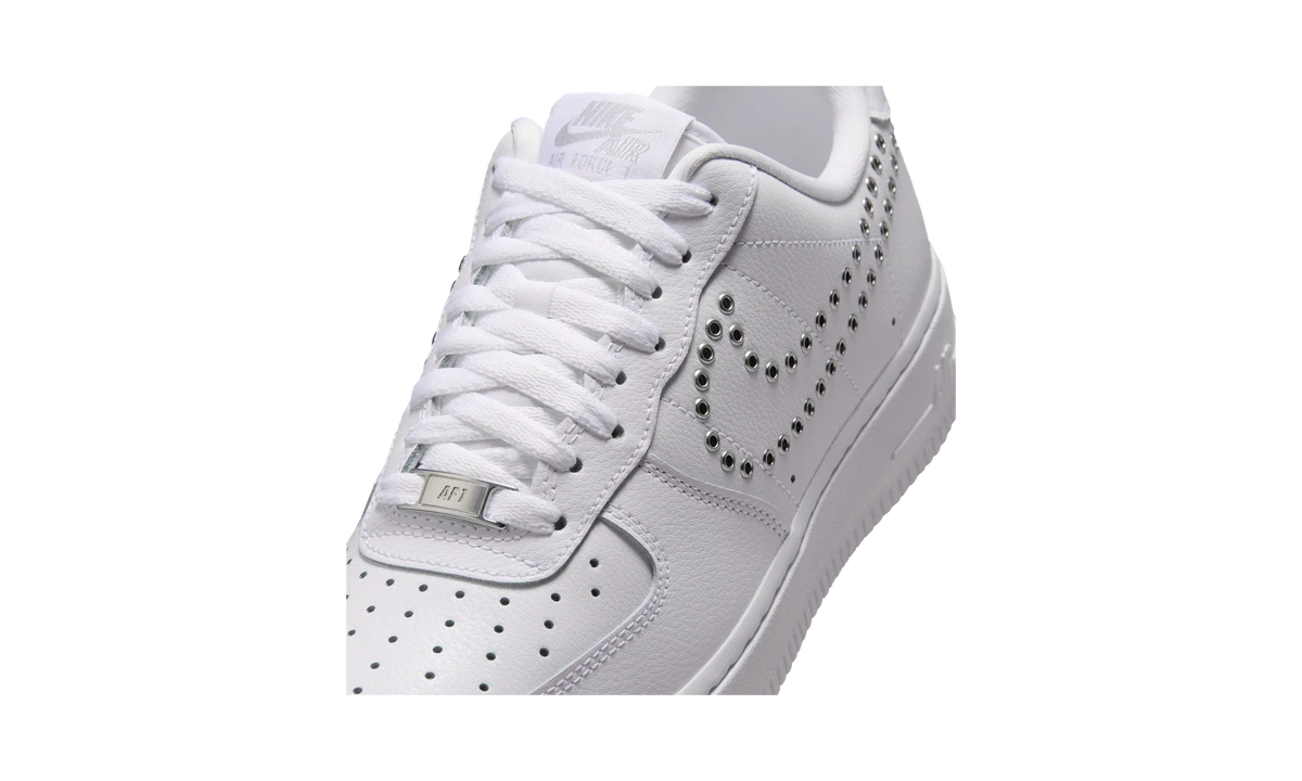 Nike Air Force 1 Low '07 LV8 Triple White Metallic Silver
