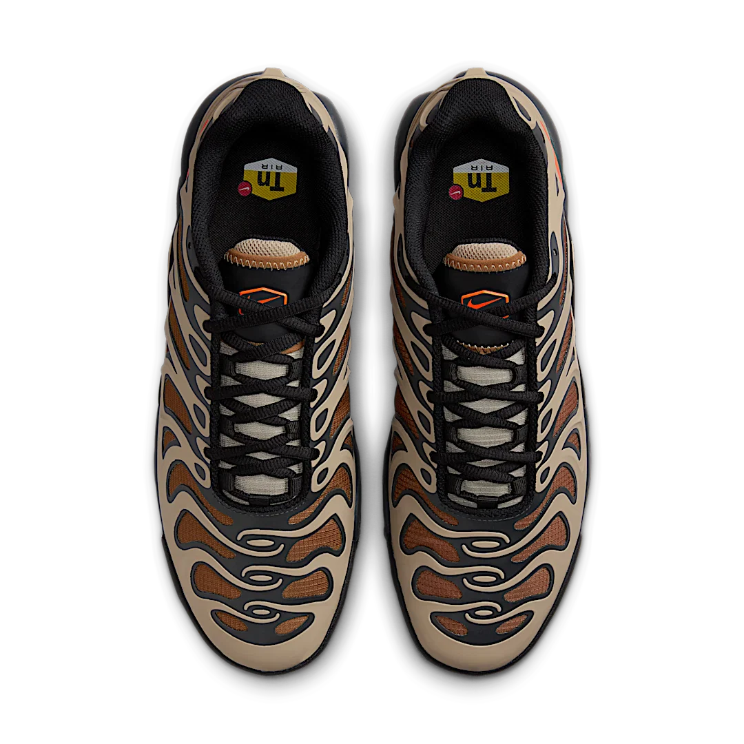 Nike Air Max Plus Drift Khaki Sanddrift, Khaki/Dark Smoke Grey/Sanddrift/Hyper Crimson (FZ3041-200)