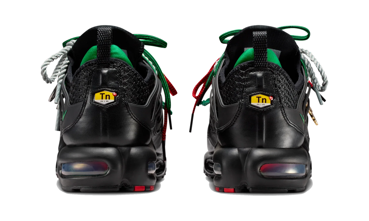 Nike Air Max Plus Homecoming Black