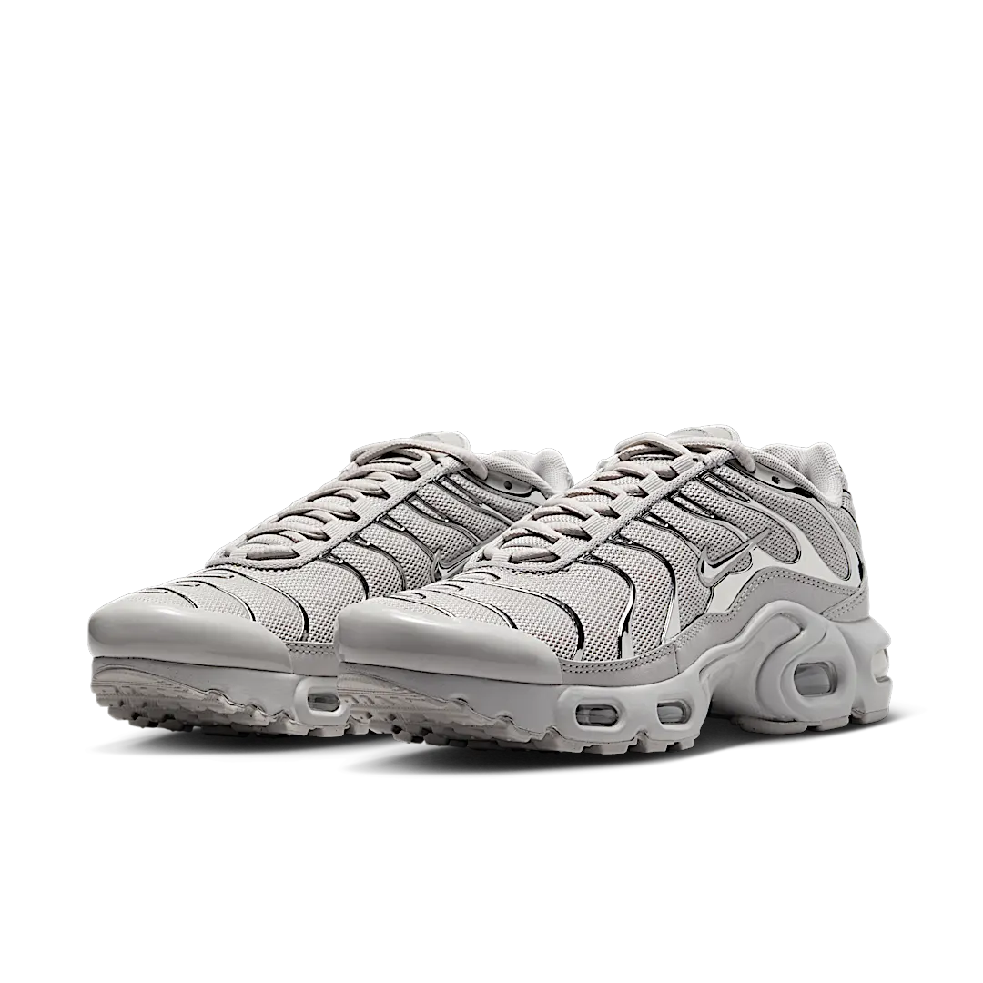 Nike Air Max Plus Light Iron Ore Gym Red Smoke Grey Metallic Silver, Light Iron Ore/Gym Red/Smoke Grey/Metallic Silver (FZ0977-001)