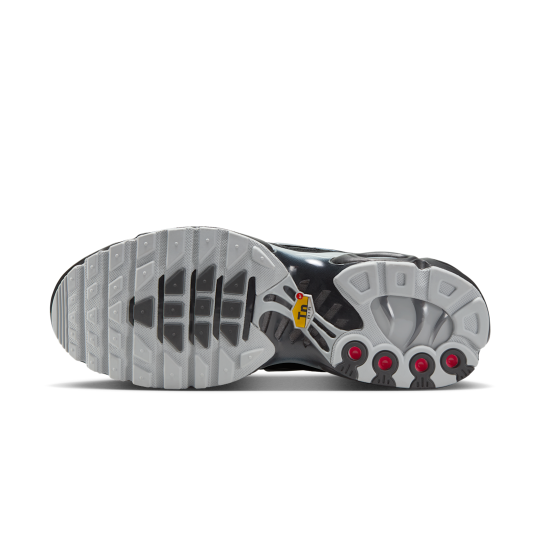 Nike Air Max Plus SE Black Wolf Grey, Black/Metallic Silver/Wolf Grey (IO0657-001)