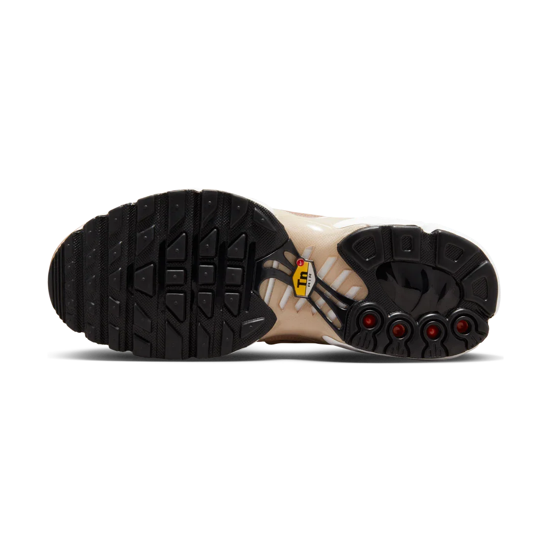 Nike Air Max Plus United in Victory, Hemp/White/Summit White/Black (FB2557-200)