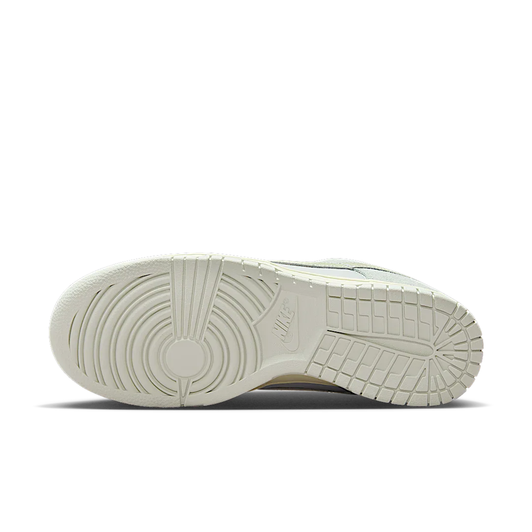 Nike Dunk Low SE Gone Fishing Chinook Salmon, Photon Dust/Light Silver/Alabaster/Ocean Bliss/Black (DV7210-001)