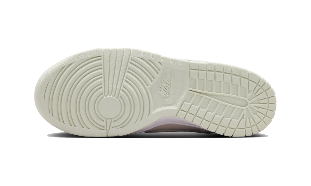 Nike Dunk Low Suede Chalk Barely Green
