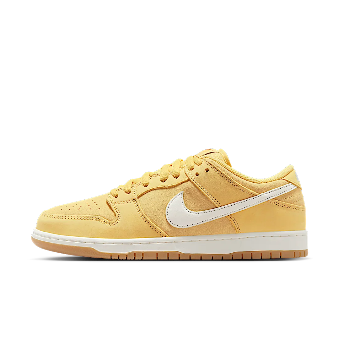 Nike SB Dunk Low Saturn Gold, Saturn Gold/Sail-Saturn Gold-Solar Flare-Gum Light Brown-Safety Orange (FJ1674-700)
