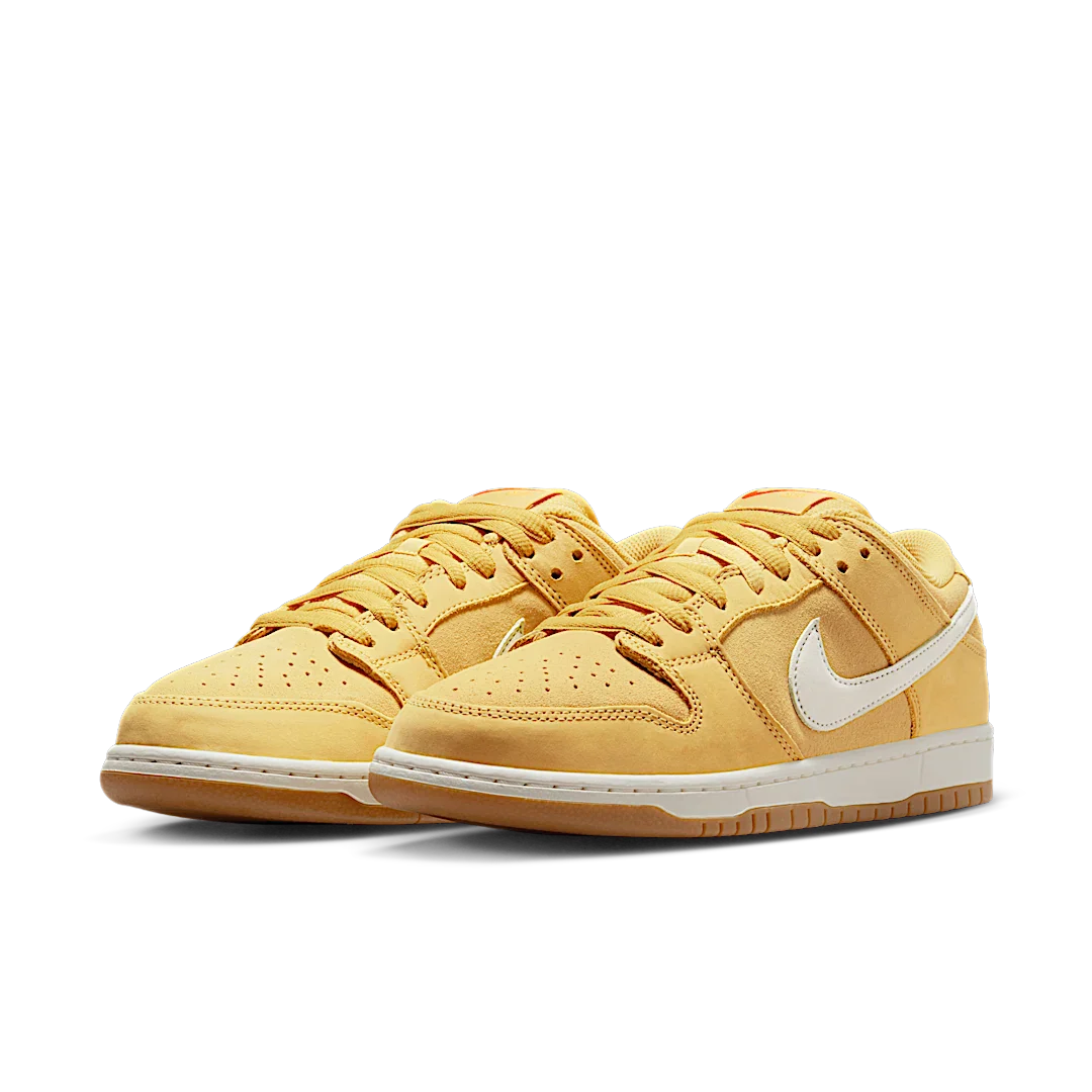 Nike SB Dunk Low Saturn Gold, Saturn Gold/Sail-Saturn Gold-Solar Flare-Gum Light Brown-Safety Orange (FJ1674-700)