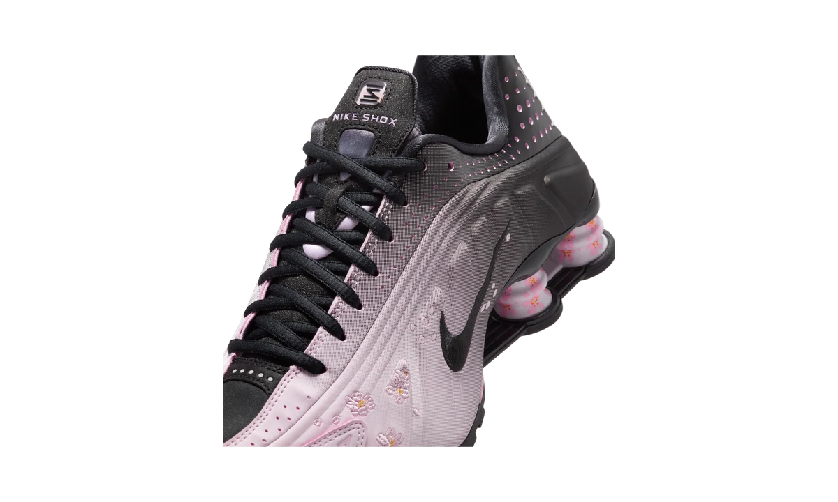 Nike Shox R4 Sakura