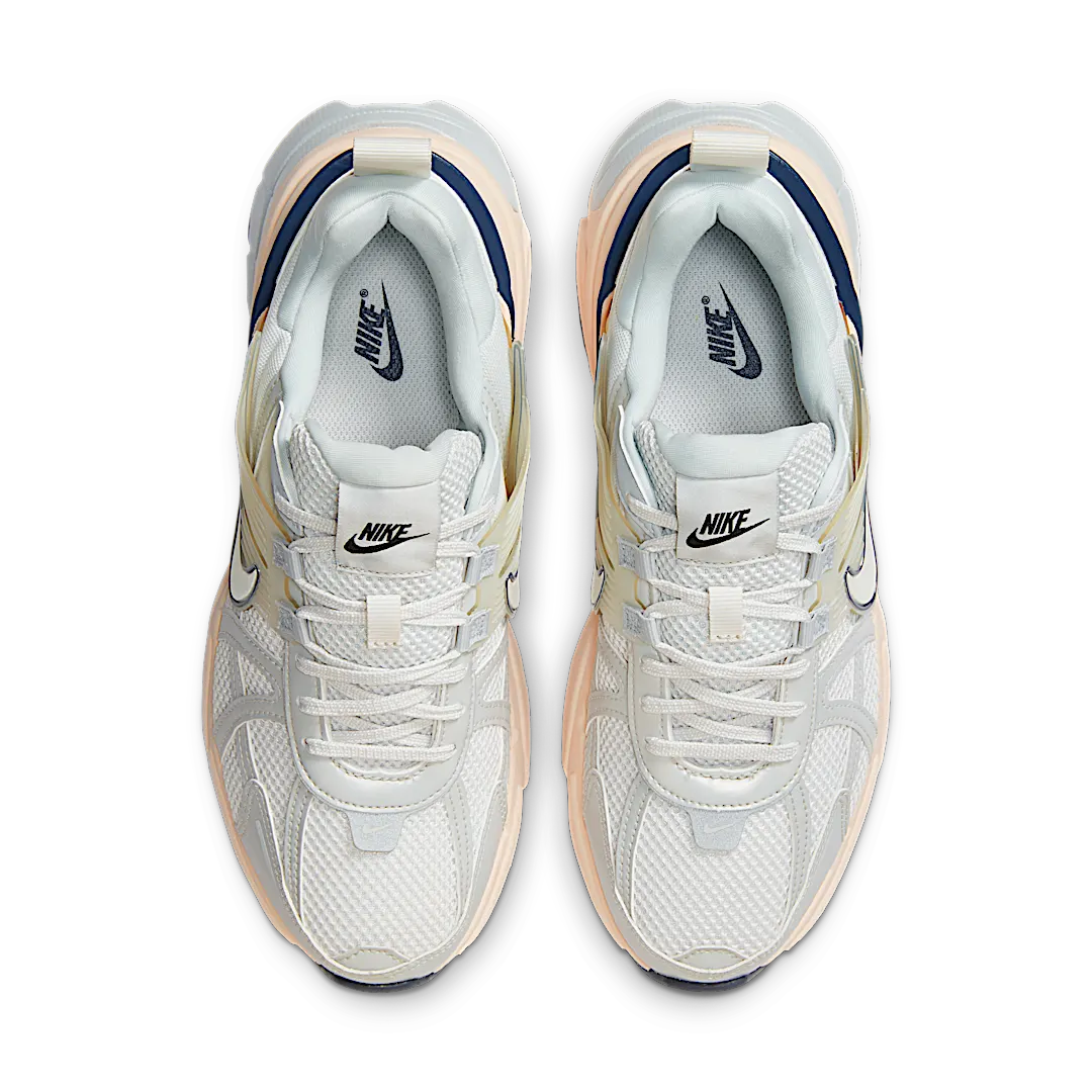 Nike V2K Run Platinum Tint, Platinum Tint/Pure Platinum/Guava Ice/Platinum Tint (FD0736-004)