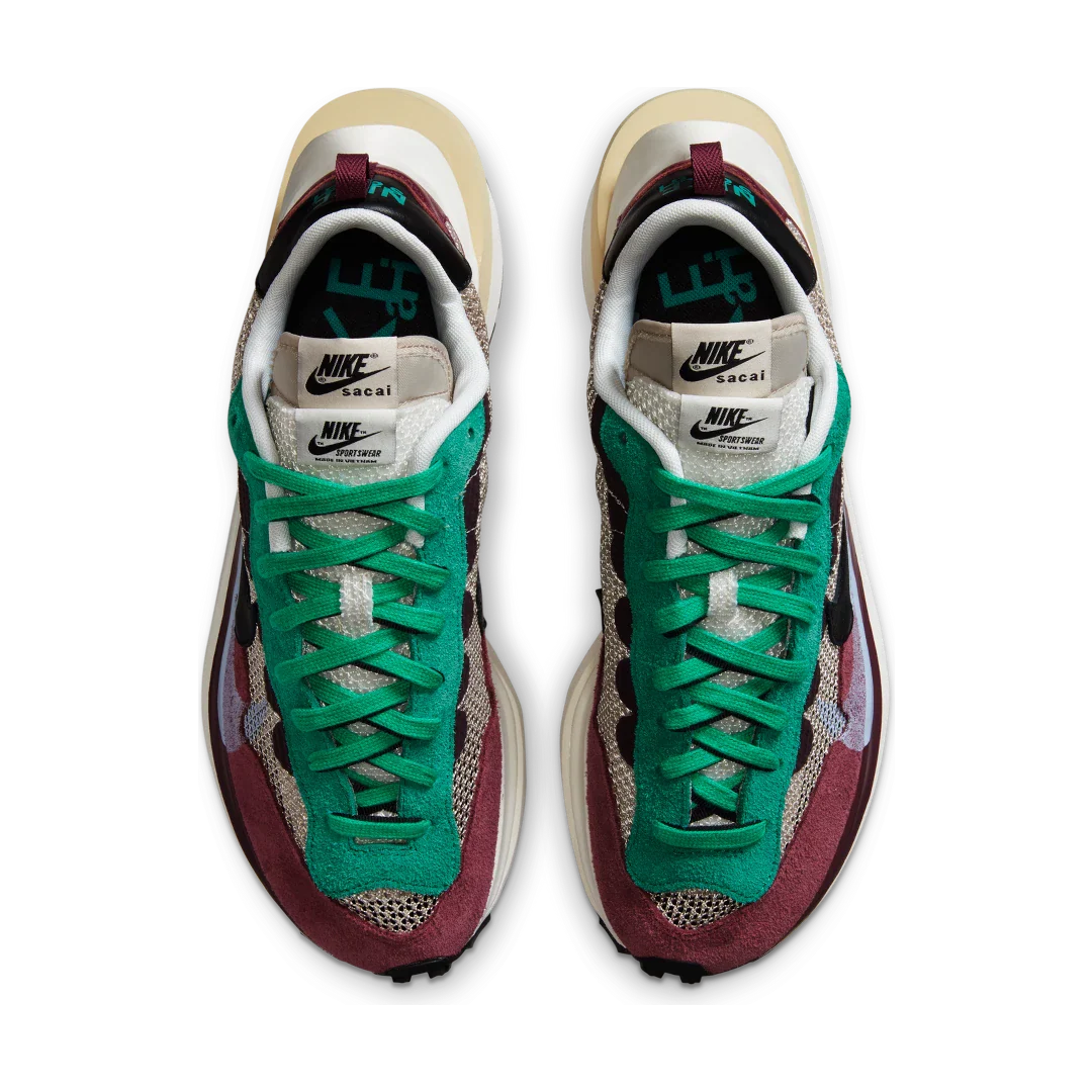 Nike Vaporwaffle sacai Villain Red Neptune Green, String/Black-Villain Red-Neptune Green (DD3035-200)