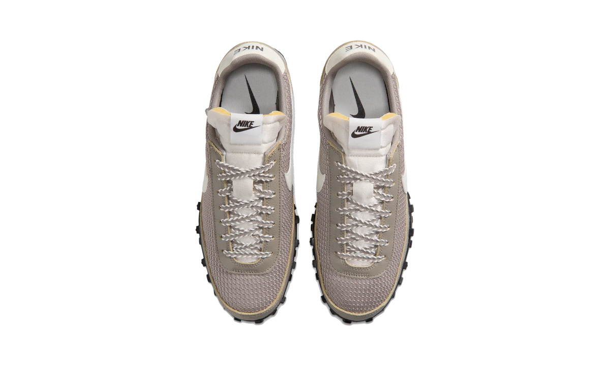 Nike Waffle Racer SE Moon Fossil Sail