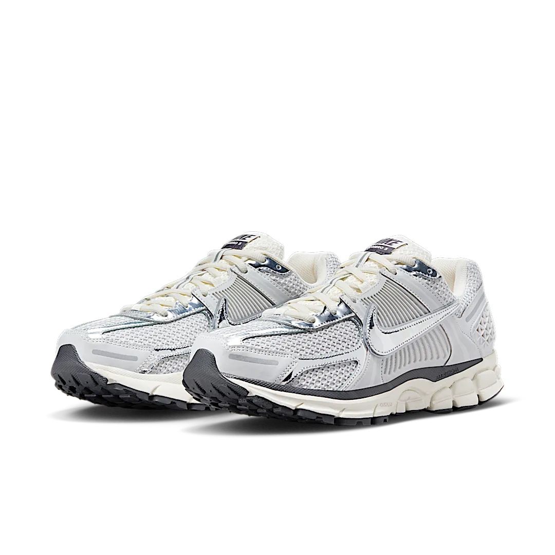 Nike Zoom Vomero 5 Chrome, Photon Dust/Gridiron/Sail/Chrome (HJ3758-001)