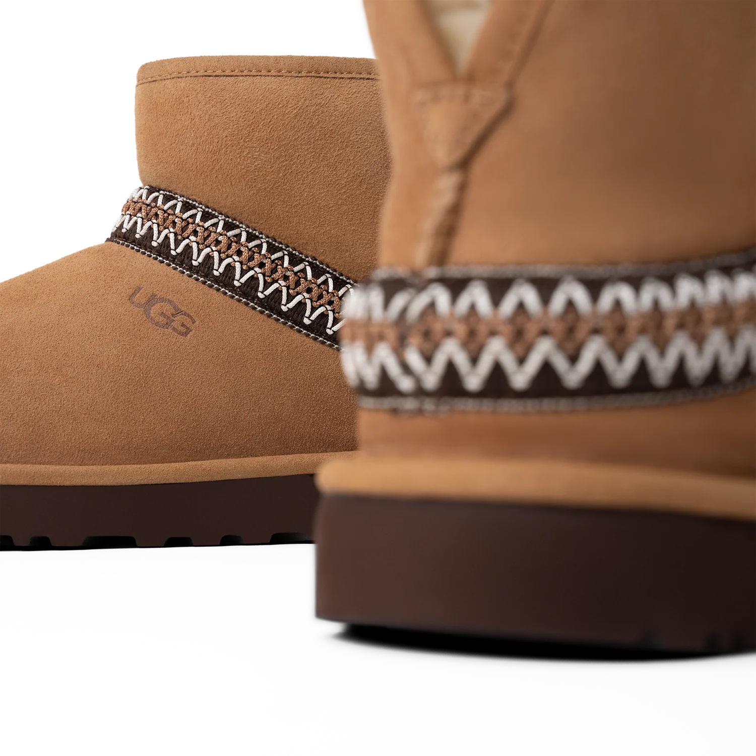 UGG Classic Mini Crescent Chestnut, Chestnut (1158262-CHE)