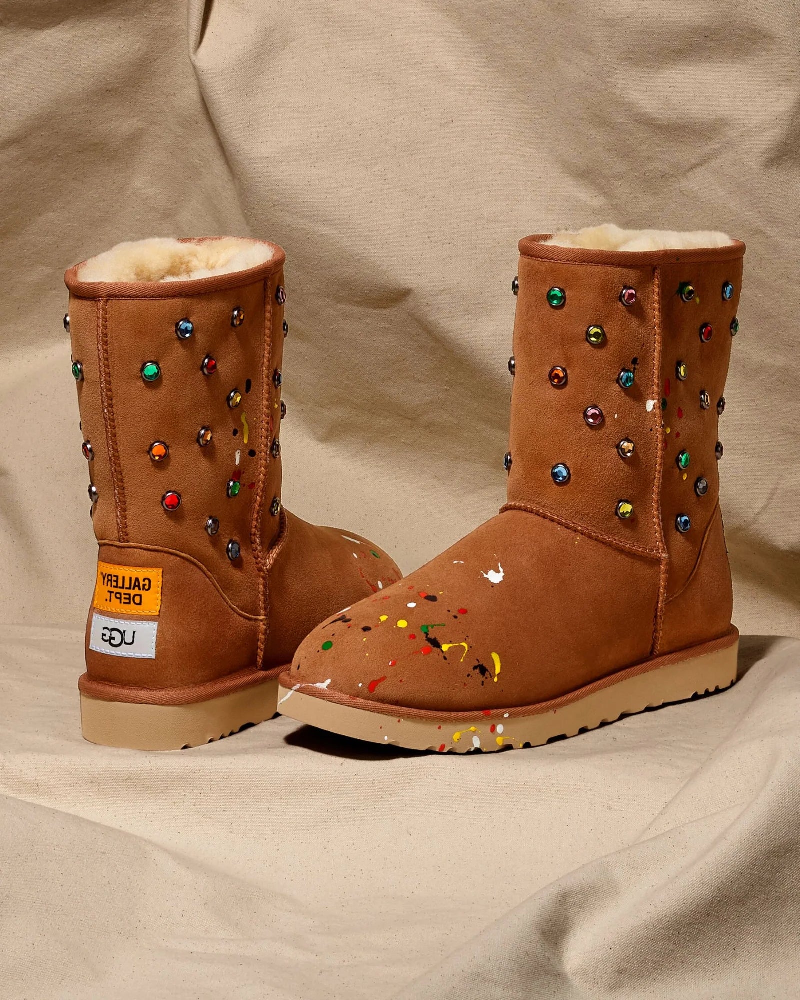 UGG Classic Short Boot Gallery Dept. Chestnut, Chestnut (1166953-CHE)