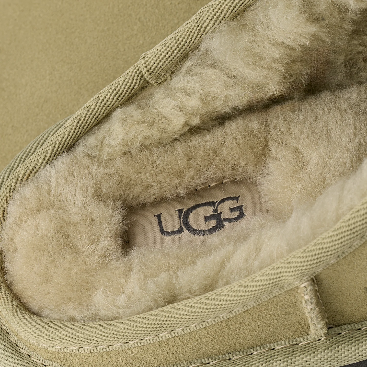 UGG Classic Slip-On Slipper Muted Brass, Muted Brass (1129290-MBRS)