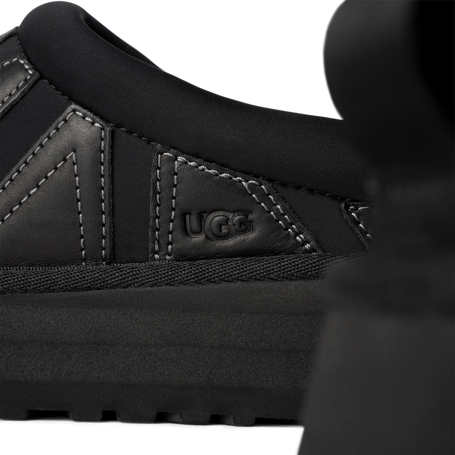 UGG Tazz Sunwave Slipper Black, Black (1169771-BLK)