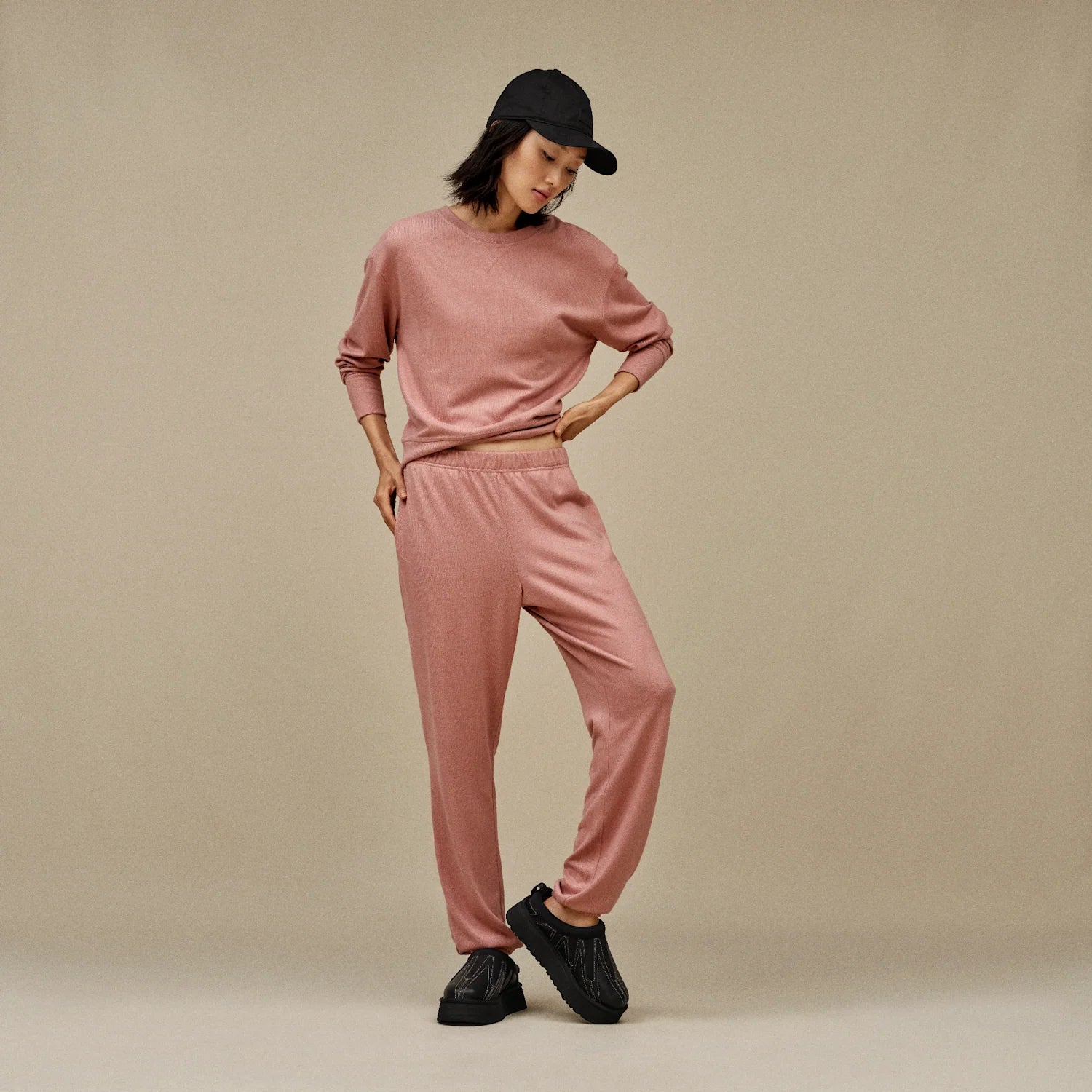 UGG Tazz Sunwave Slipper Black, Black (1169771-BLK)