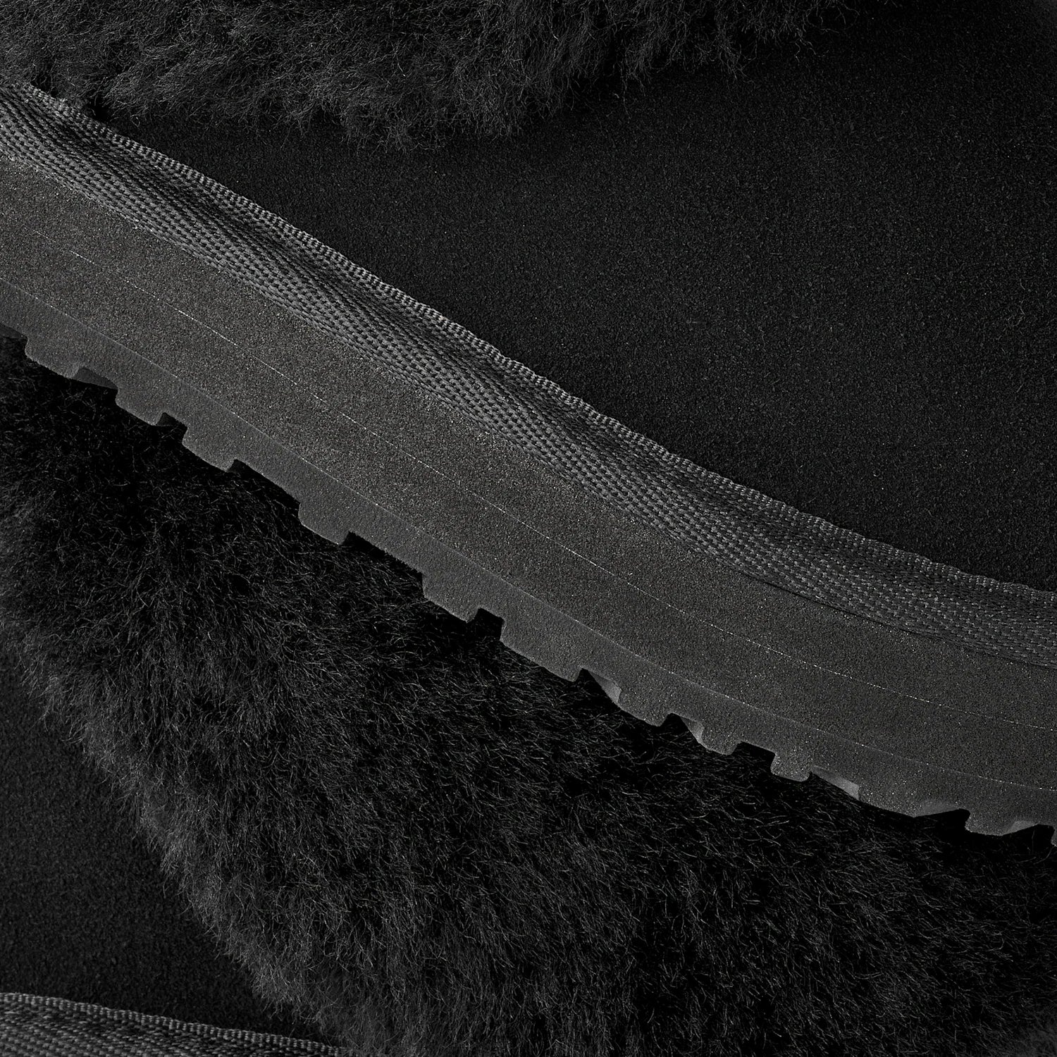 UGG Tazzelle Slipper Black (Kids), Black (1171198K-BLK)