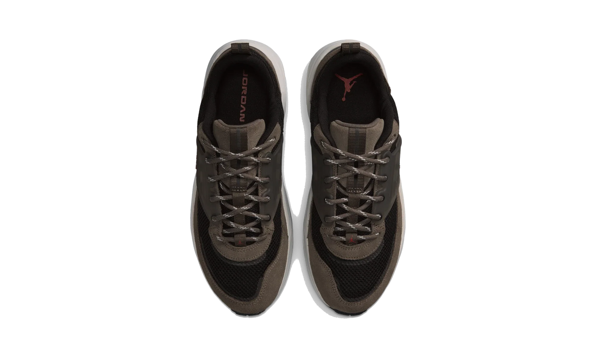 Air Jordan Trunner O/S Men‘s shoes Palomino/Black/Phantom/University Red