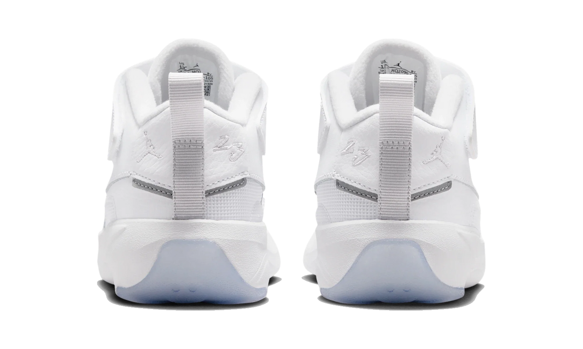 Air Jordan Max Aura 7 White/Vast Grey