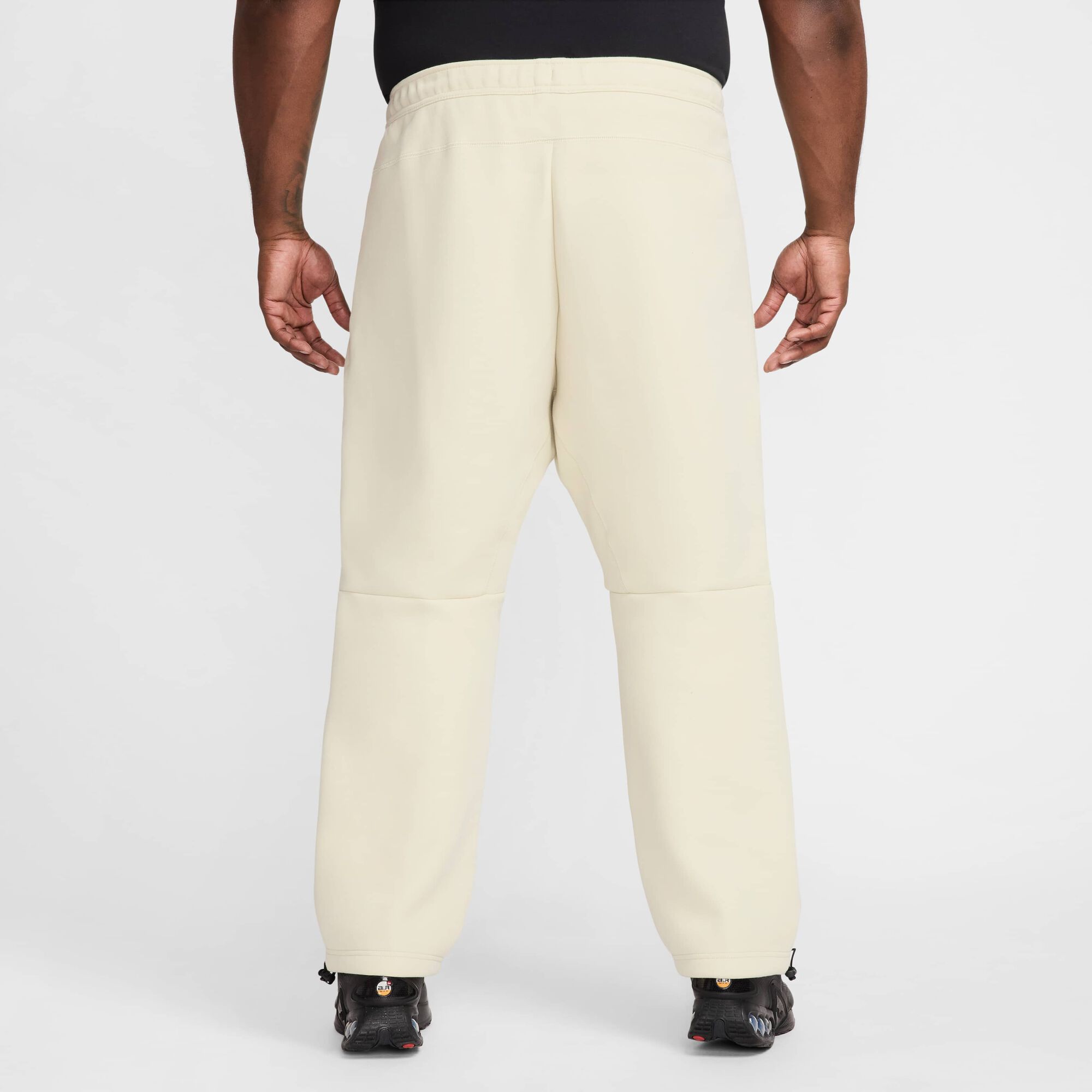 Nike Tech Fleece Open-Hem Trousers Light Khaki/Black