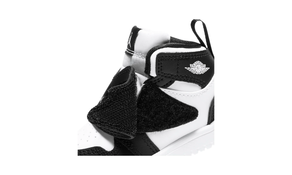 Sky Air Jordan 1 Baby and Toddler Shoe Black/White/Black