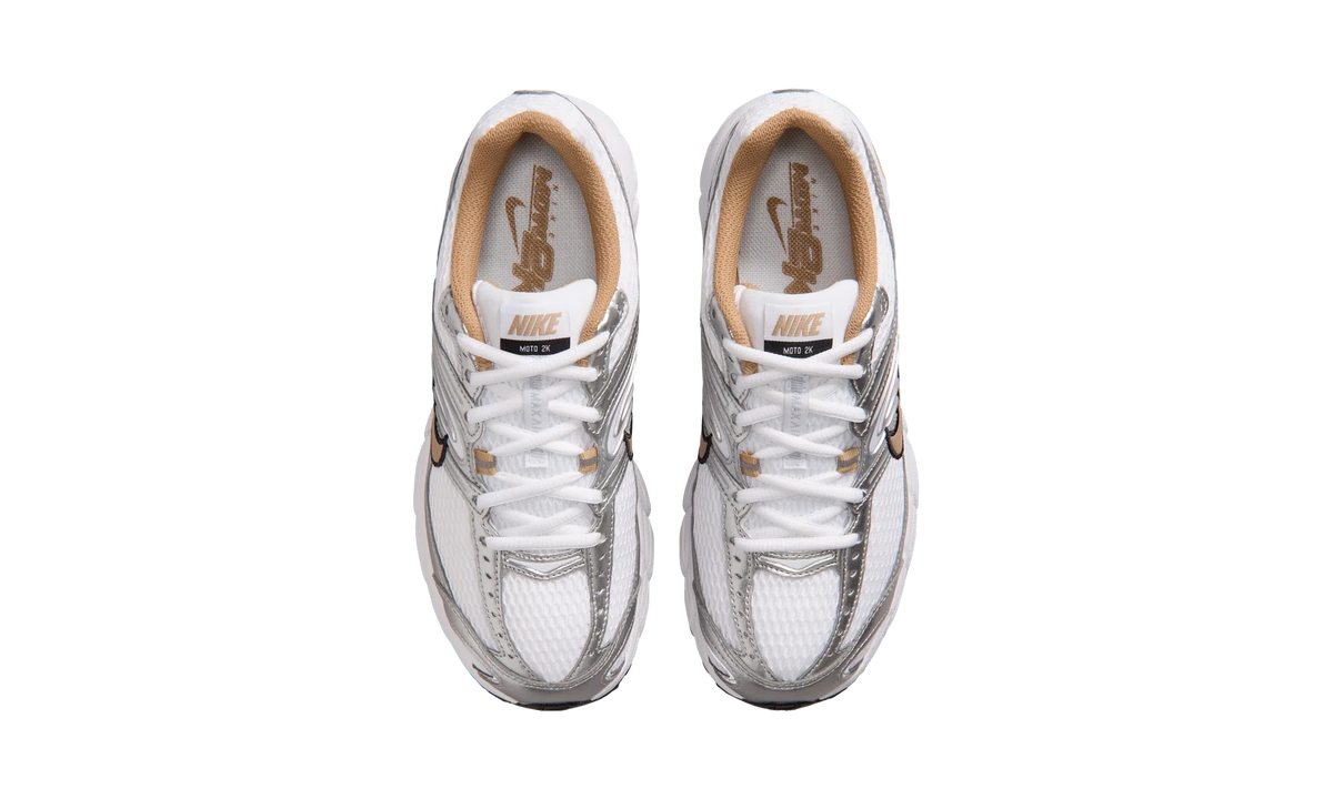 Nike Air Max Moto 2K shoes with reflective accents White/Metallic Silver/Black/British Khaki