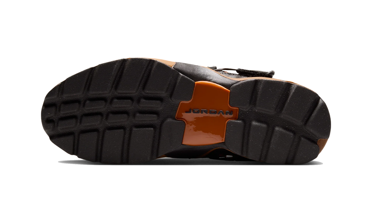 Air Jordan Trunner LX Light British Tan/Reflective Silver/White/Desert Orange