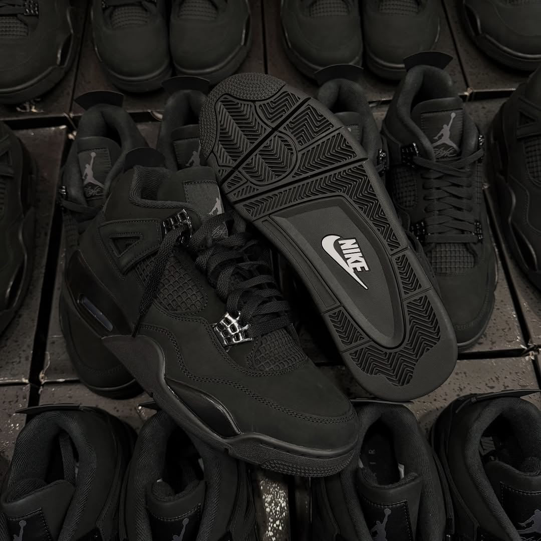 Air Jordan 4 Retro Black Cat (2025)