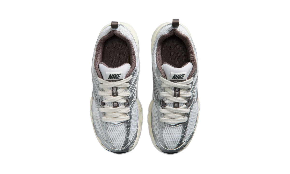 Nike Air Max Moto 2K Platinum Tint/Cave Stone/Anthracite/Metallic Silver
